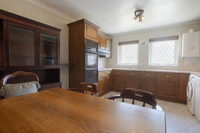 45, St Etheldredas Drive, Hatfield photo 3