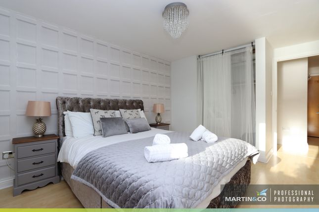 Flat for sale in Atlantic Wharf, Cardiff