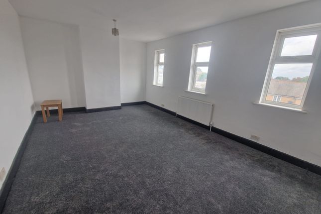 431, Porters Avenue, Dagenham photo 3