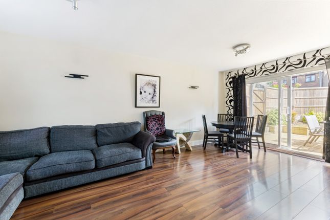 11, Daventer Drive, Stanmore photo 2