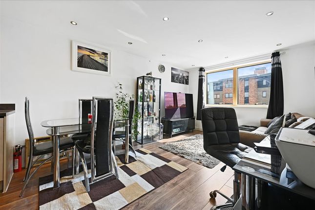 79, Gifford Road, London photo 2