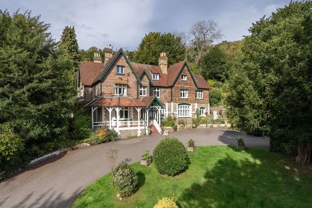 Thumbnail Flat for sale in Old Reigate Road, Dorking