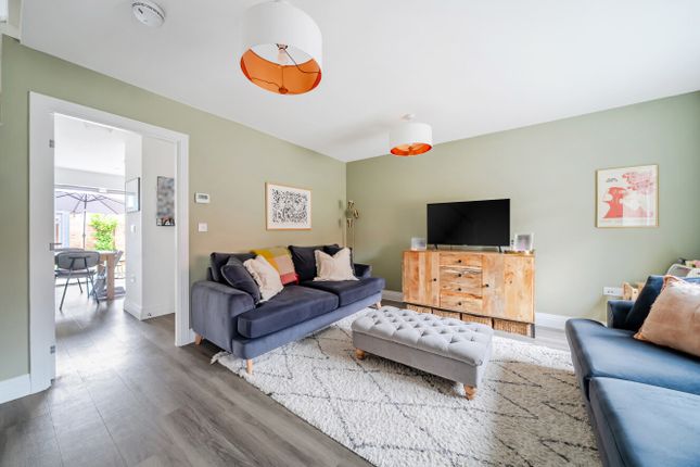 6, Padfoot Road, Surrey photo 2
