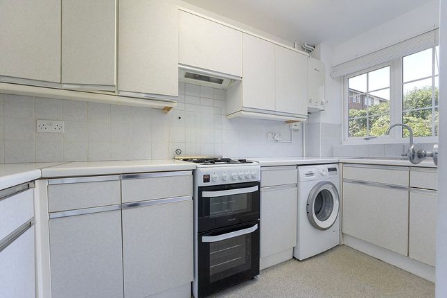 1, Tapestry Close, Sutton photo 5