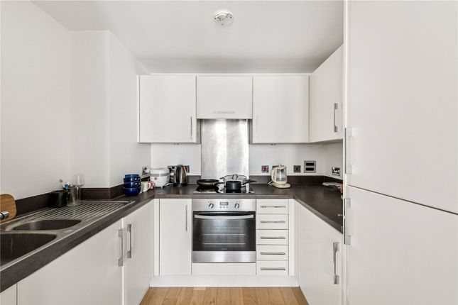 Flat 6, 105, Britannia Walk, London photo 3