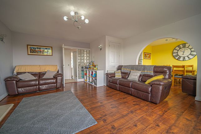 30 Glanwern Rise, Newport photo 4