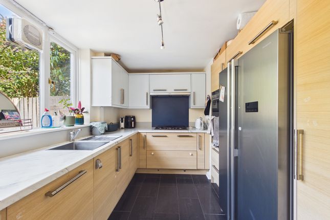 5 The Crescent, Princes Risborough photo 2