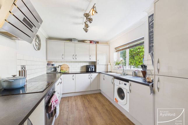 30 Pembroke Road, Paignton photo 2