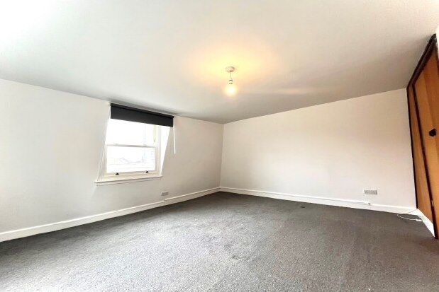 Flat to rent in St. Georges Square, Portsmouth