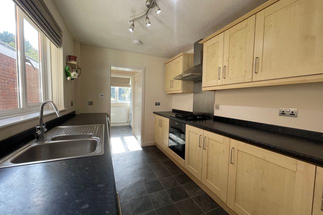 61, Roselands Gardens, Southampton photo 3