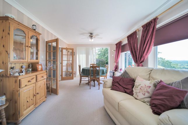 11, Seend Cleeve, Melksham photo 4