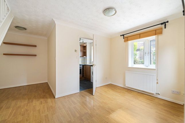 36, Fox Road, Surrey photo 4