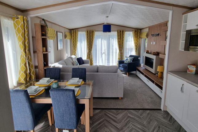 2-bed caravan on Pembleton Marlow Lodge, Emms Lane, Brooks Green, £99,000