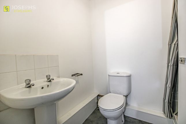 39, Bromwich Street, Bolton photo 4