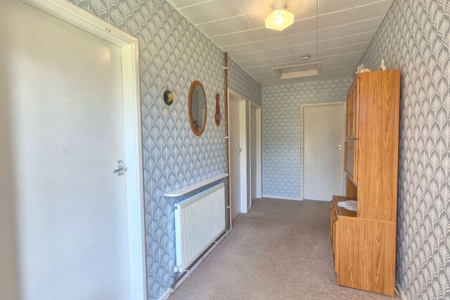 13 Rowena Drive, Ashby-De-La-Zouch photo 3