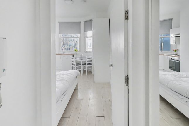 Flat 216, 49-51 Warwick Road, London, SW5 9UP, London photo 4