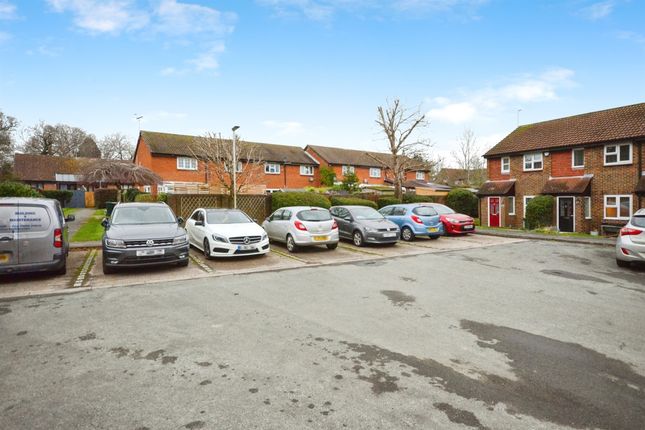 Terraced house for sale in Furtherfield, Abbots Langley