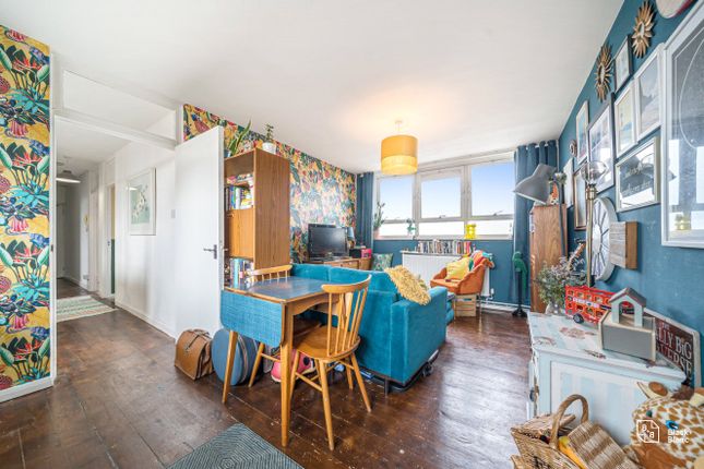 Thumbnail Flat for sale in Castlecombe Drive, London