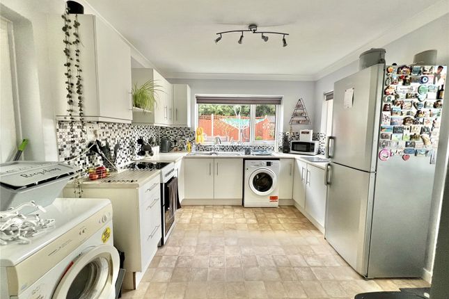 13, Hinton Close, Dorset photo 2