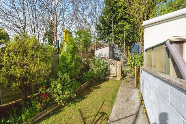 71, Panteg, LLANELLI photo 3
