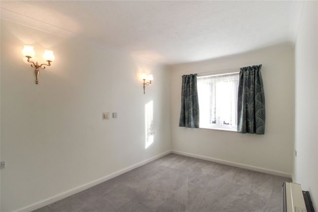 12, Orchard Mead, Leigh-on-Sea photo 4