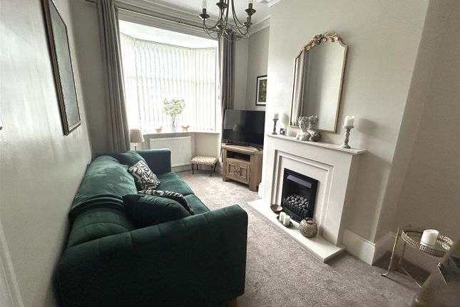 28, Hall Gate, Mexborough photo 3