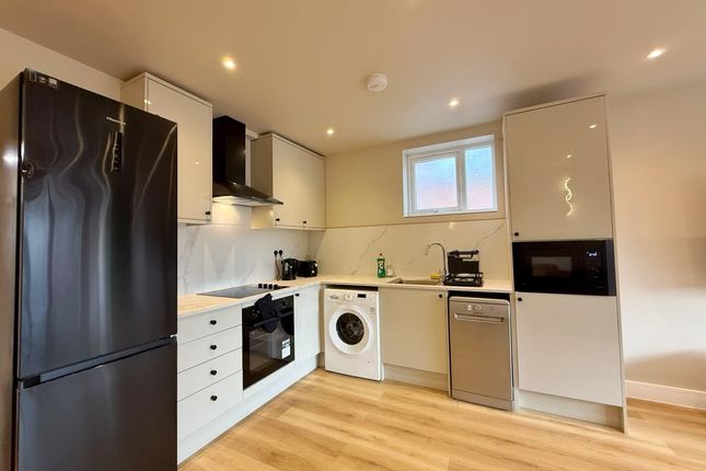 32, Ingram Way, Greenford photo 5