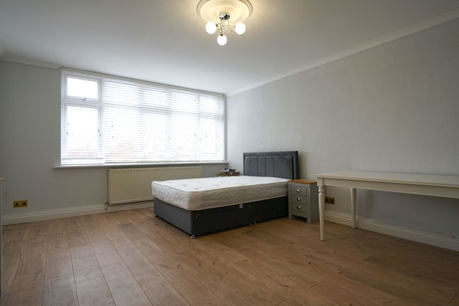 Room to rent in Lodge Lane, Grays