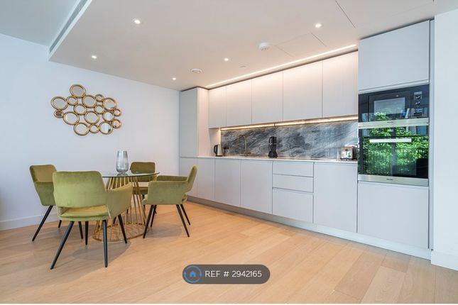 Lincoln Apartments, Fountain Park Way, London photo 4