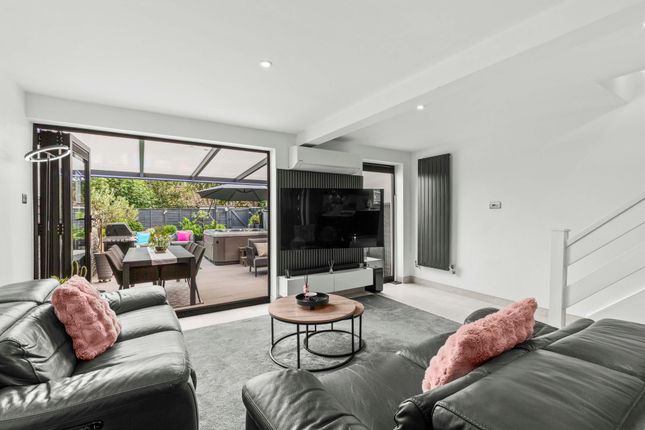 8 Beeching Stoke, Marlow photo 3