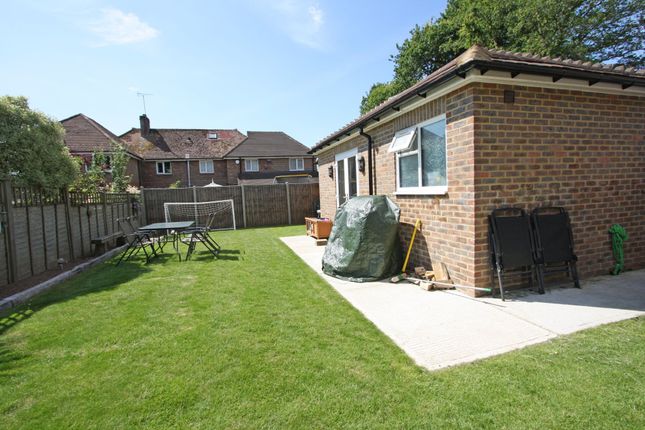Detached bungalow to rent in Avards Close, Hawkhurst, Cranbrook