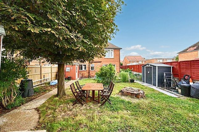 35 Vine Square, Eastbourne photo 3