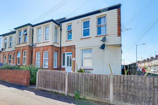 Thumbnail Flat for sale in Electric Avenue, Westcliff-On-Sea