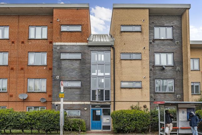 Flat for sale in Shillibeer Court, Enfield, London