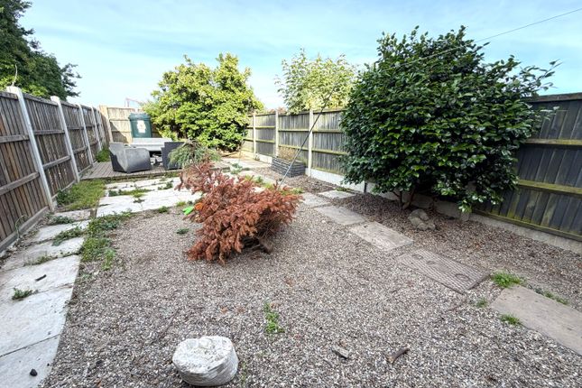27, Hall Road, Martham photo 2