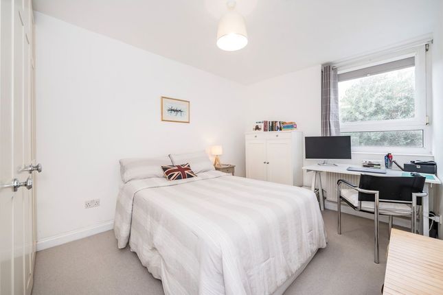 Flat 2, King Charles House, Wandon Road, London photo 3