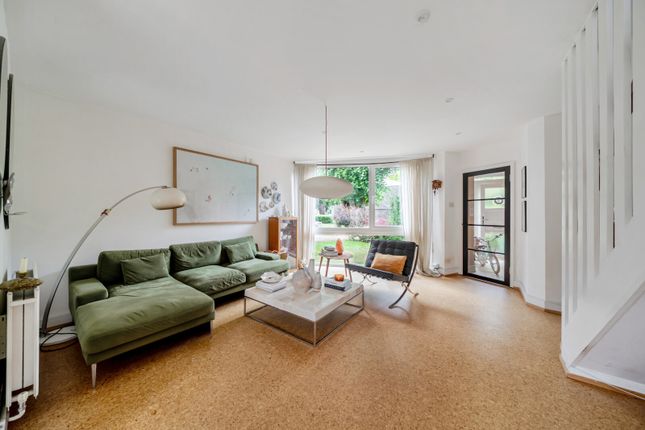 48, Templemere, Weybridge photo 4