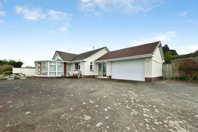 3-bed bungalow on Collacott Farm,, Barnstaple, £1,300/mo