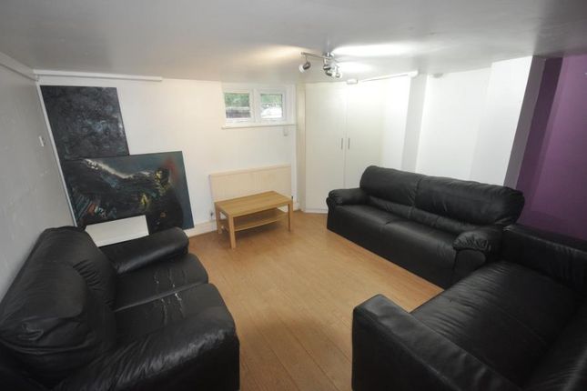 Property to rent in Claremont Avenue, Univeristy, Leeds