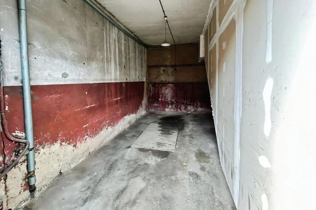Garage, 5, Randolph Lane, Edinburgh photo 4