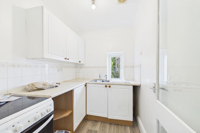 44B, High Street, Stonehouse photo 4