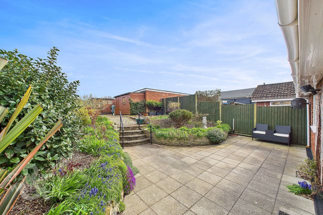 14 Meadow Road, Norwich photo 2