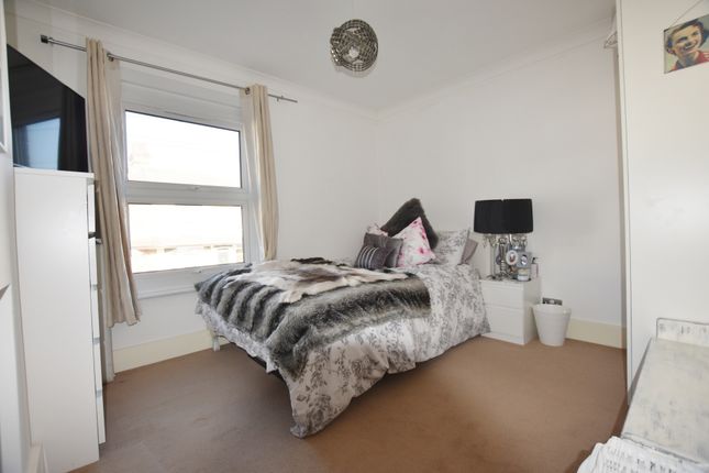 25, Acme Road, North Watford photo 5
