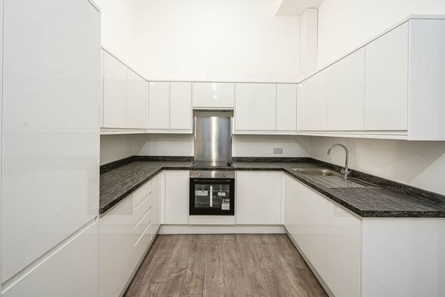 Flat to rent in Benwell Road, London