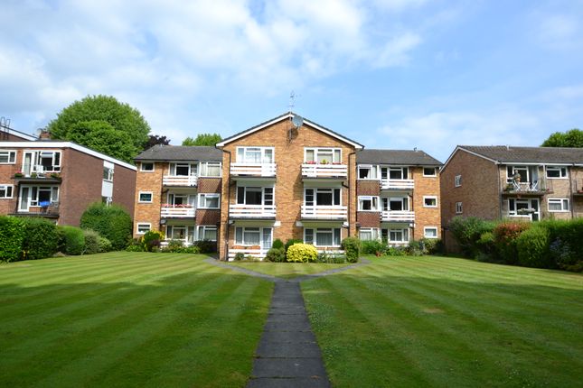 Thumbnail Flat to rent in Lovelace Road, Surbiton