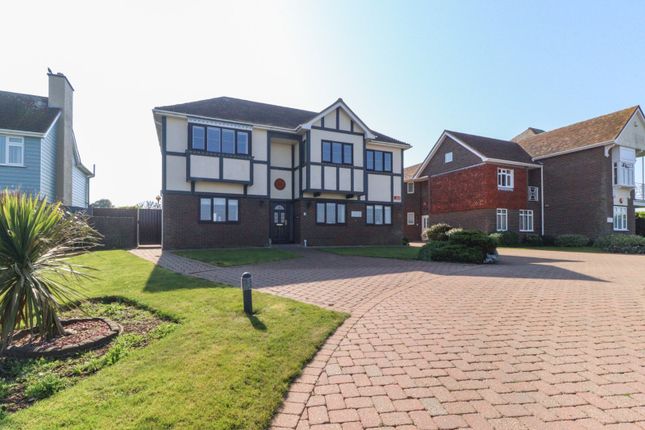 1 Tudor Manor, 161, Sea Road, Kent photo 2
