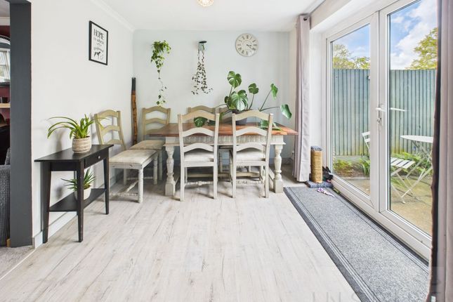 24 Whittington Road, Crawley photo 4