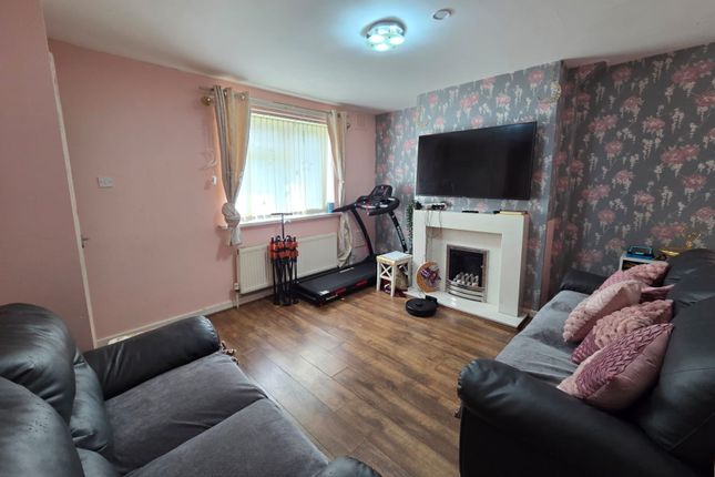 4 Hardaker Street, Bradford photo 4