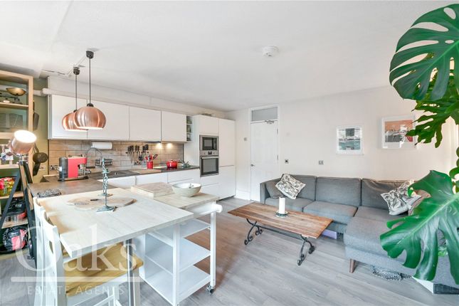 Flat 11 Longmead House,, Woodvale Walk, London photo 3