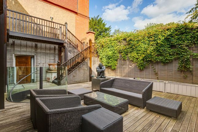 Flat for sale in North End Way, Hampstead, London